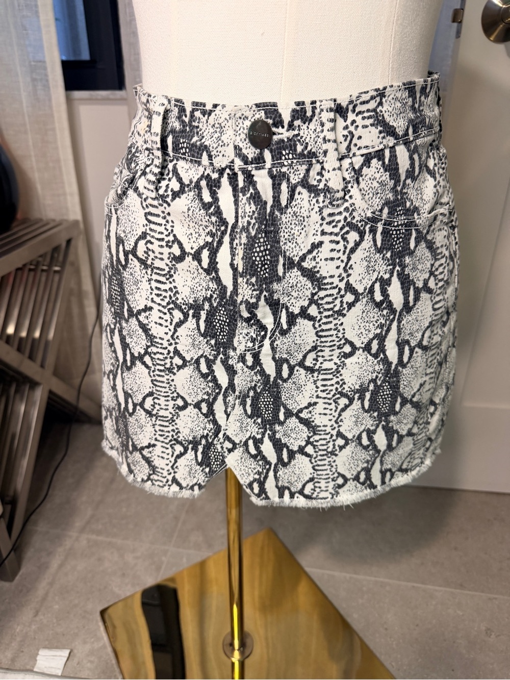 FRAME DENIM Black & White Snakeskin Print Mini Skirt – Size 25